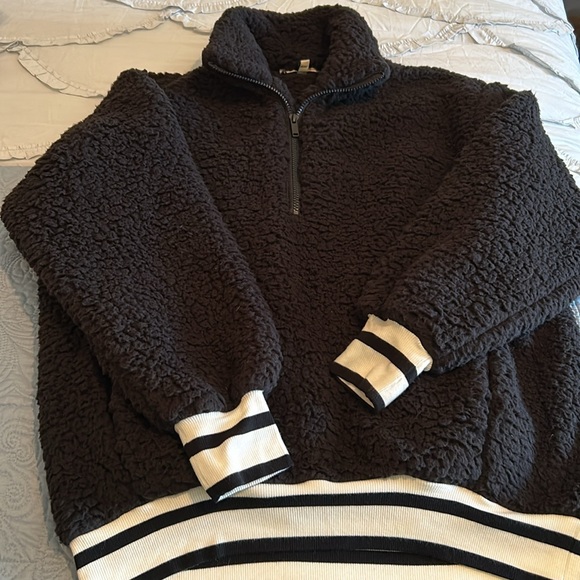 NWOT Express One Eleven Pullover - Picture 7 of 12